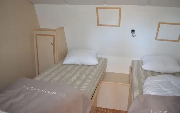 Houseboat - Boatscribe.com