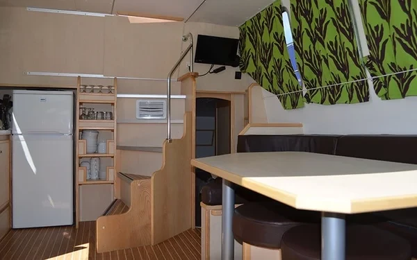 Houseboat - Boatscribe.com