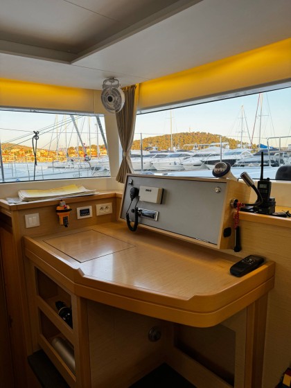 Lagoon 450 F - Boatscribe.com