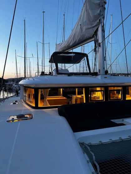 Lagoon 450 F - Boatscribe.com