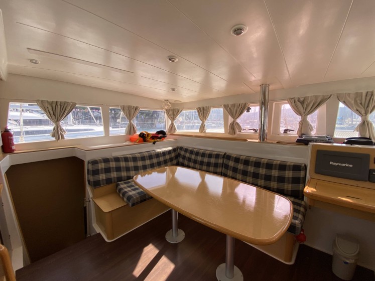 Lagoon 400 - Boatscribe.com