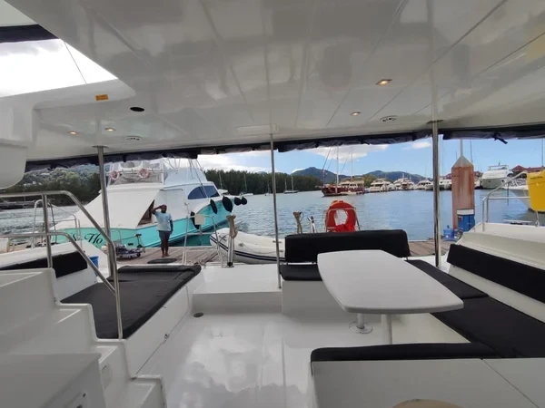 Lagoon 450 S - Boatscribe.com