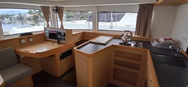 Lagoon 42 - Boatscribe.com