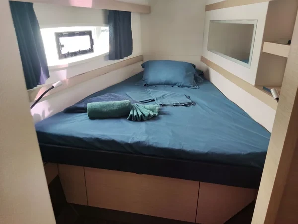 Lucia 40 - Boatscribe.com