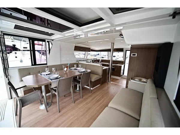 Bali 4.2 - Boatscribe.com