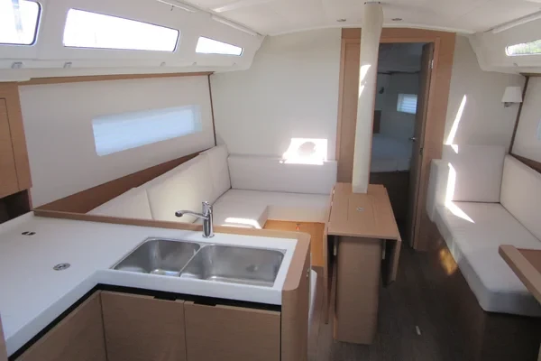 Sun Odyssey 380 - Boatscribe.com