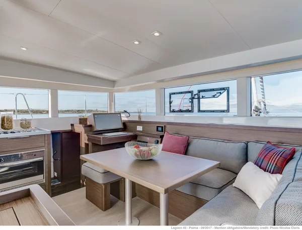 Lagoon 40 - Boatscribe.com