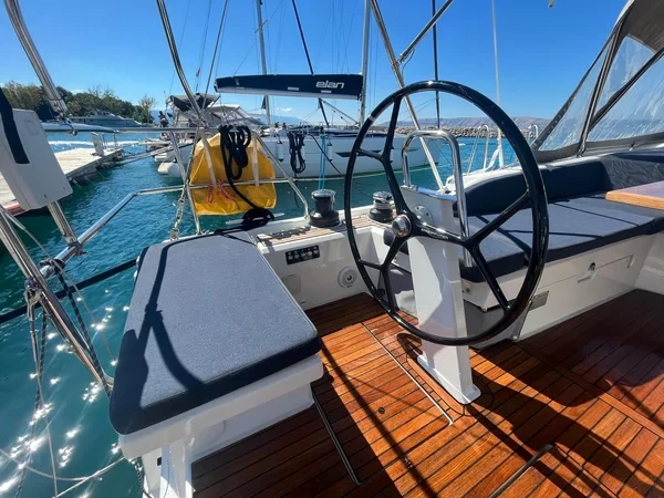 Oceanis 46.1 - Boatscribe.com
