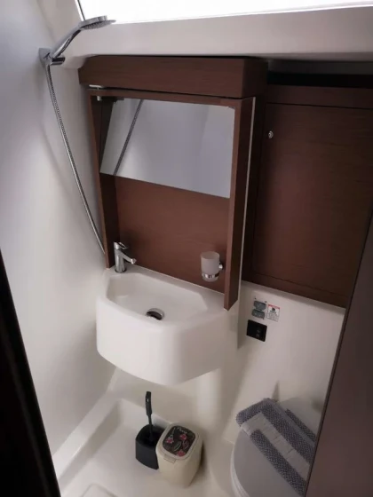 Oceanis 51.1 - Boatscribe.com