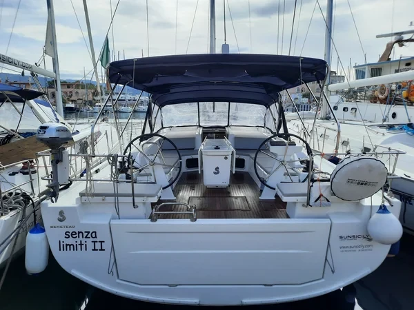 Oceanis 51.1 - Boatscribe.com