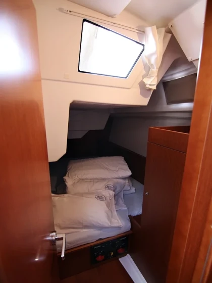 Oceanis 38.1 - Boatscribe.com