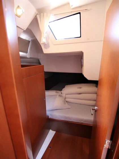 Oceanis 38.1 - Boatscribe.com