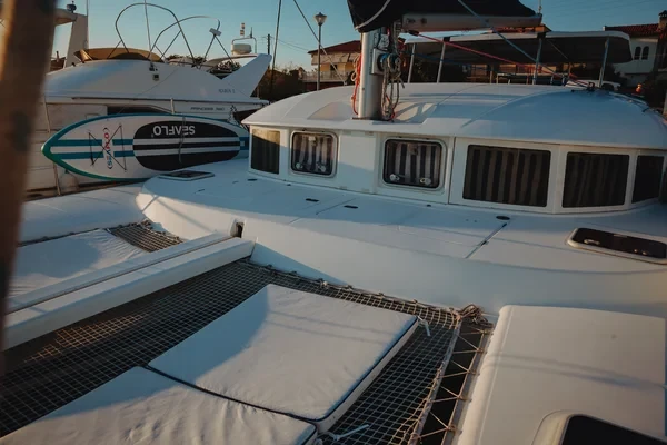 Lagoon 380 - Boatscribe.com