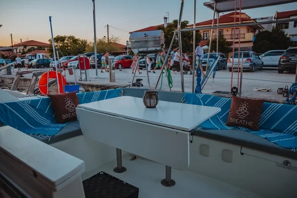 Lagoon 380 - Boatscribe.com