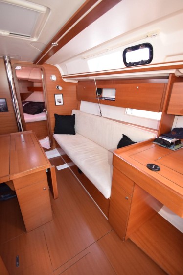 Dufour 335 GL - Boatscribe.com