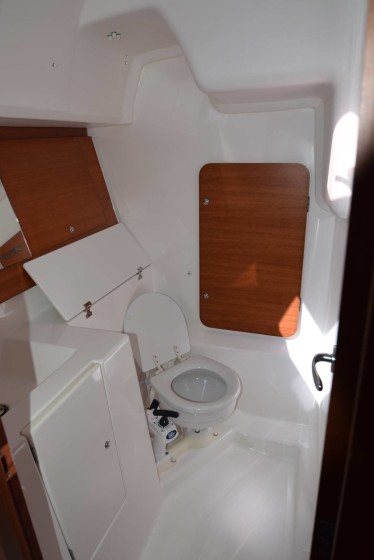 Dufour 335 GL - Boatscribe.com