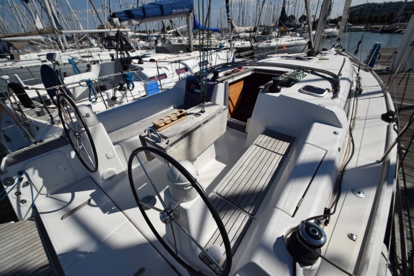 Dufour 335 GL - Boatscribe.com