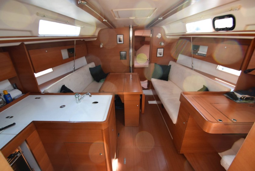 Dufour 335 GL - Boatscribe.com