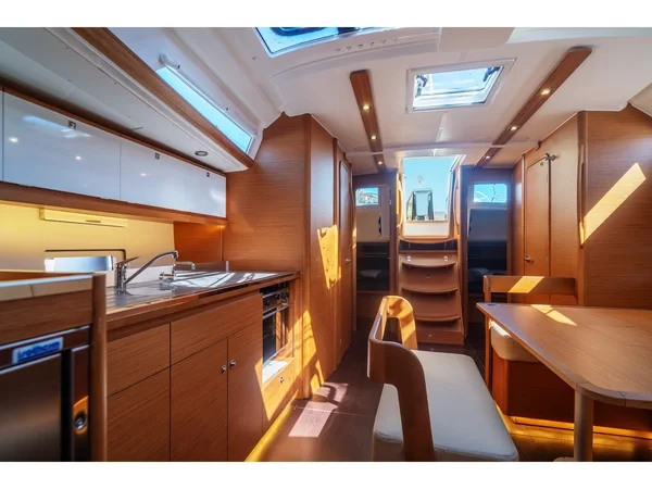 Dufour 430 - Boatscribe.com