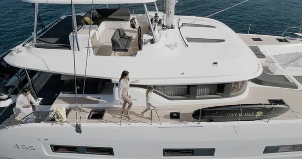 Lagoon 55 - Boatscribe.com