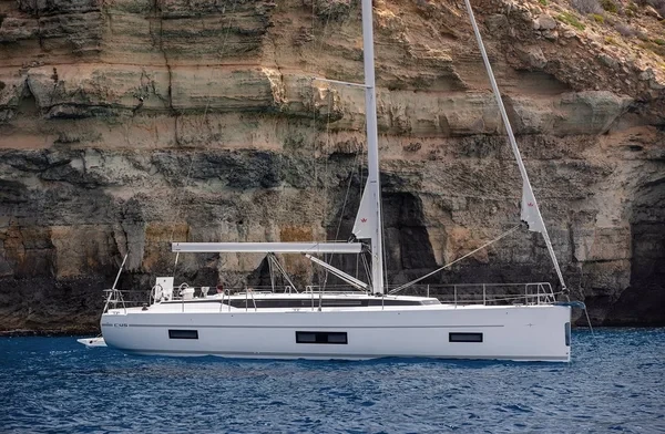 Bavaria C45 - Boatscribe.com