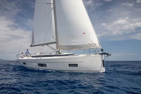 Bavaria C45 - Boatscribe.com