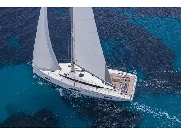 Bavaria C45 - Boatscribe.com