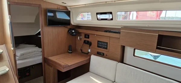 Oceanis 40.1 - Boatscribe.com