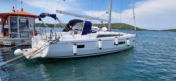 Oceanis 40.1 - Boatscribe.com