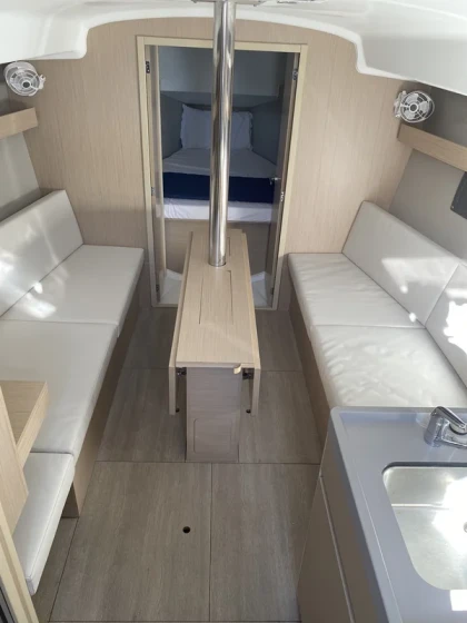 Oceanis 34.1 - Boatscribe.com