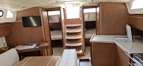 Oceanis 46.1 - Boatscribe.com