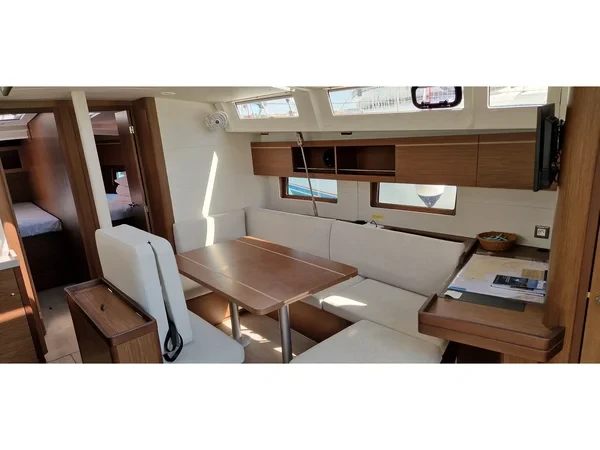 Oceanis 46.1 - Boatscribe.com