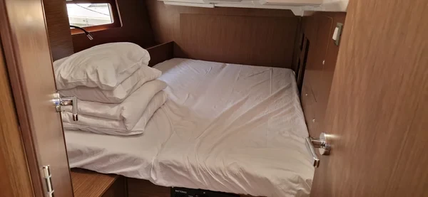 Oceanis 46.1 - Boatscribe.com