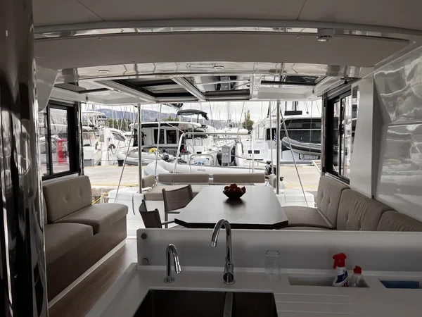 Bali 4.2 - Boatscribe.com