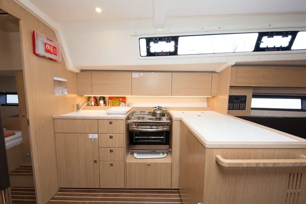 Bavaria C42 - Boatscribe.com