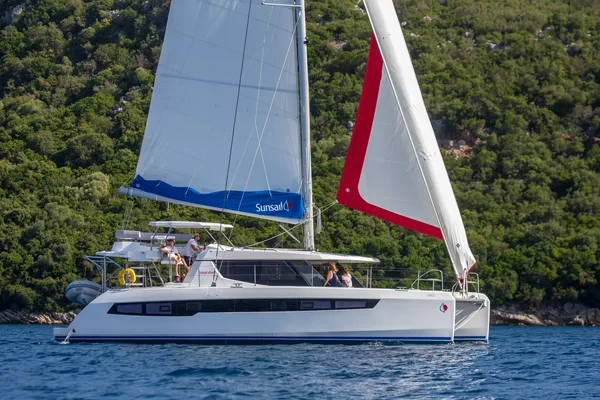 Leopard 45 - Boatscribe.com
