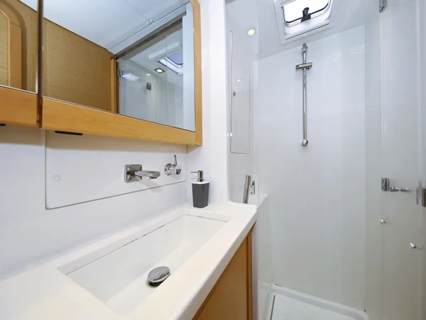 Lagoon 450 F - Boatscribe.com