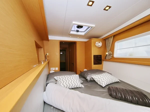 Lagoon 450 F - Boatscribe.com