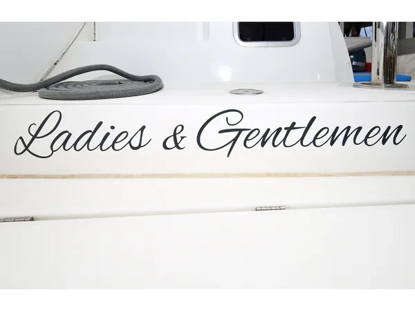 Lagoon 450 F - Boatscribe.com
