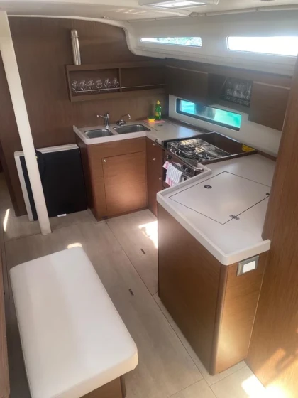 Oceanis 40.1 - Boatscribe.com