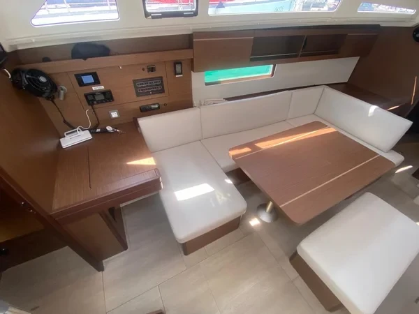 Oceanis 40.1 - Boatscribe.com