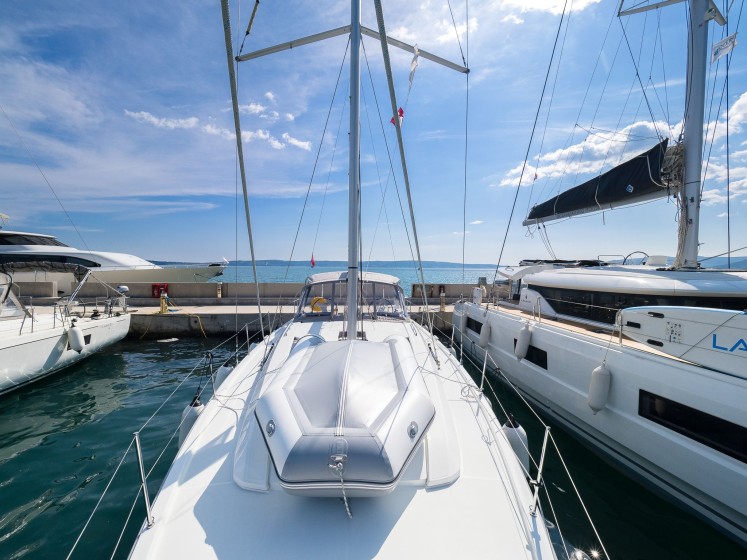 Oceanis 46.1 - Boatscribe.com