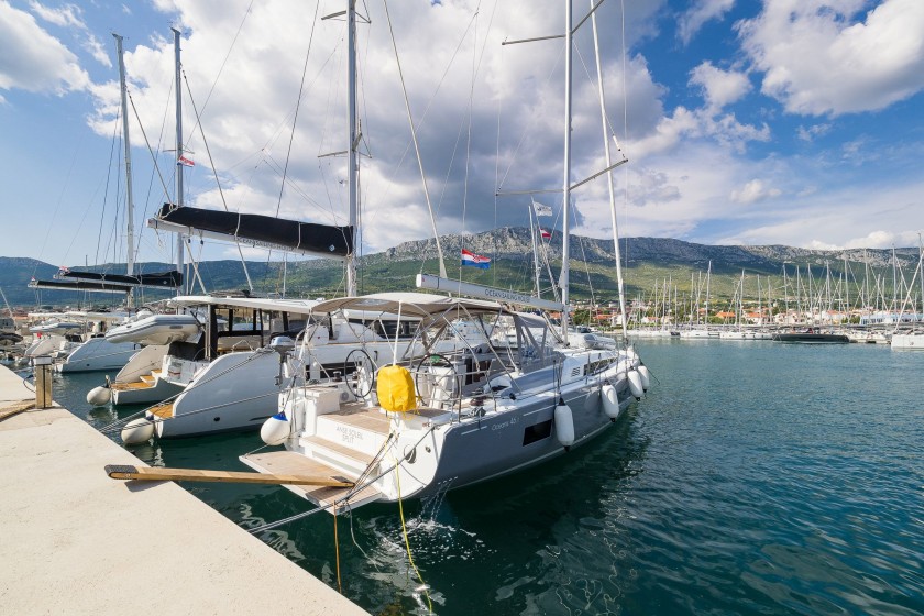 Oceanis 46.1 - Boatscribe.com