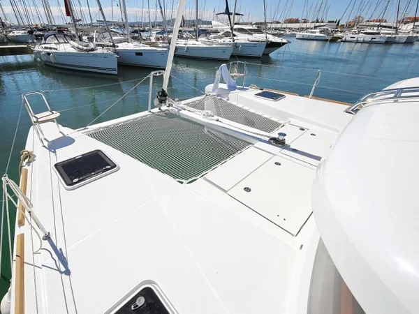 Lagoon 39 - Boatscribe.com