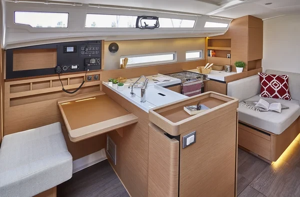 Sun Odyssey 410 - Boatscribe.com