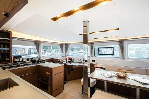 Lagoon 46 - Boatscribe.com