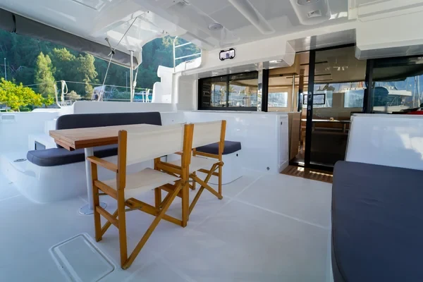 Lagoon 46 - Boatscribe.com