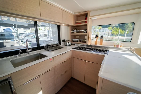 Lagoon 46 - Boatscribe.com