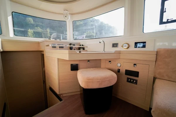 Lagoon 46 - Boatscribe.com