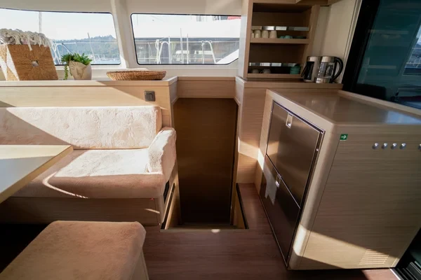 Lagoon 46 - Boatscribe.com